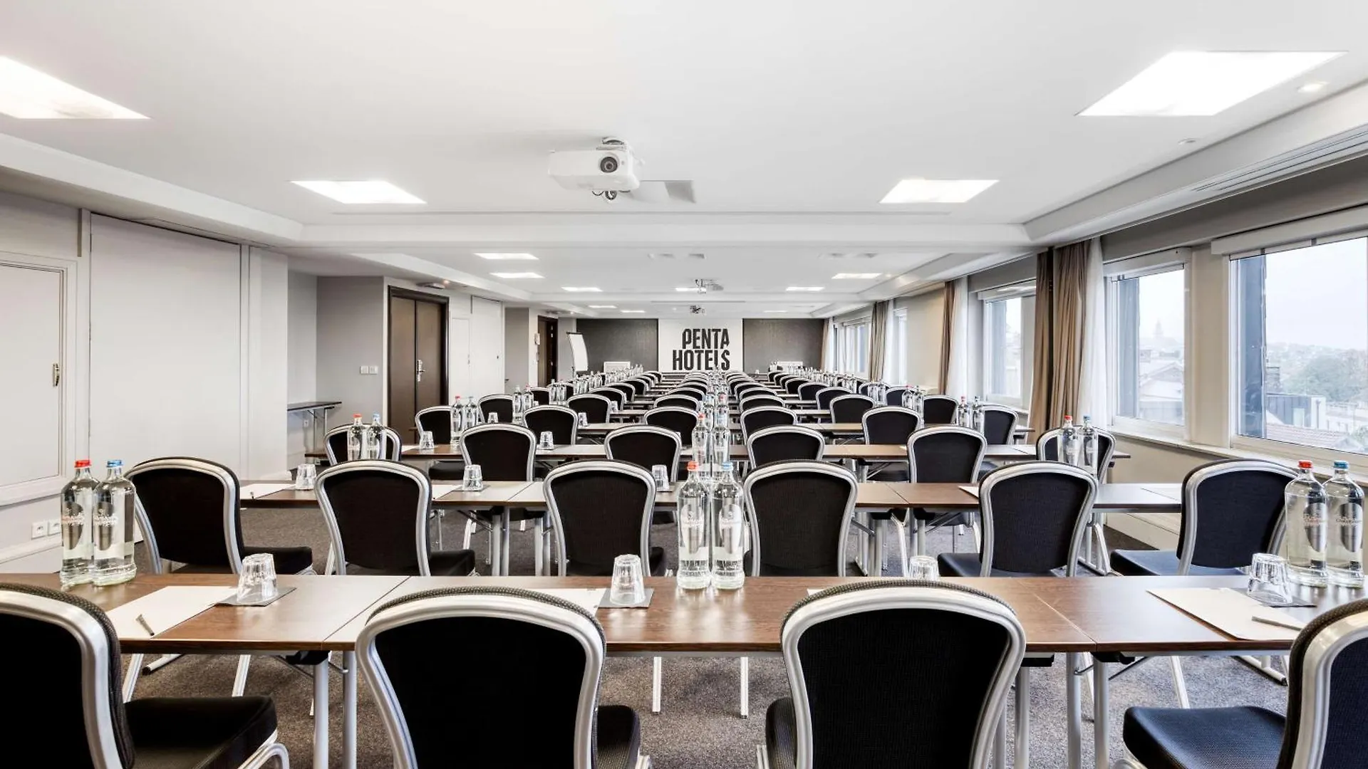 Otel Pentahotel Brussels City Centre Saint-Gilles